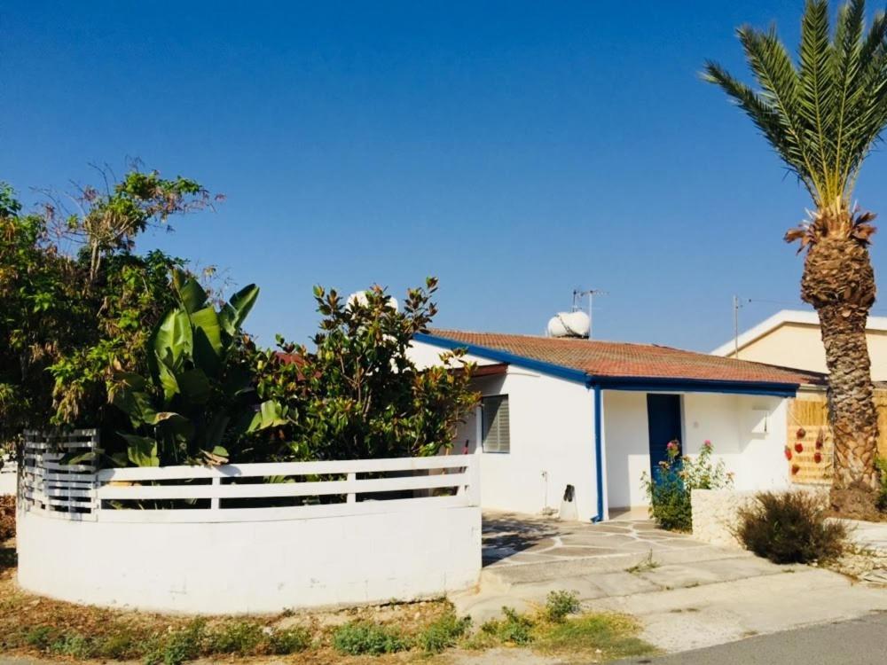 Artist Cottage In Dromolaxia Larnaca Eksteriør billede