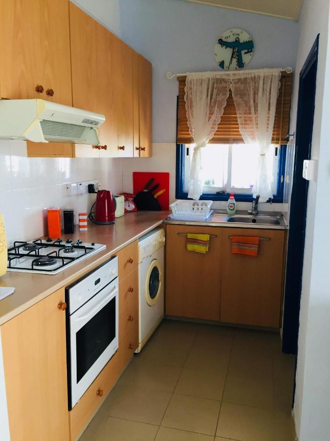 Artist Cottage In Dromolaxia Larnaca Eksteriør billede
